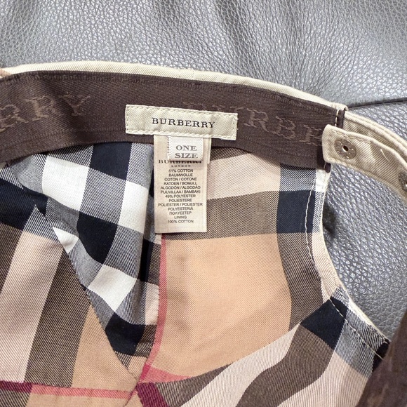Burberry Check Pattern Cap - Picture 6 of 6